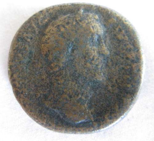 ROMAN COIN - ANTONINUS PIUS 138 - 161 AD DIAMETER 30MM