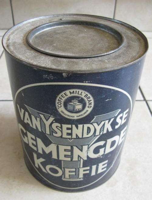 LARGE OLD COFFEE TIN COMPLETE WITH LID IN A GOOD CONDITION - DIAMETER 18CM - HEIGHT 21.5CM