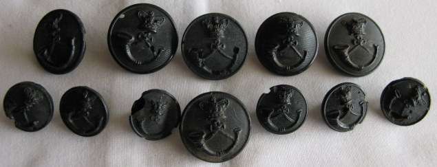 BUTTONS - BOER WAR BLACK HORN V/CROWN BUTTONS WORN BY SA VOLUNTEER UNITS