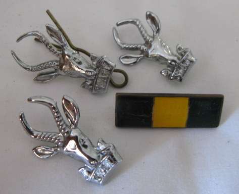 1 RECCE REGT CAP, COLLARS & BAR WORN UNTIL 1985.  THE CAP WITH LUGS.  THE COLLARS WITH PINS