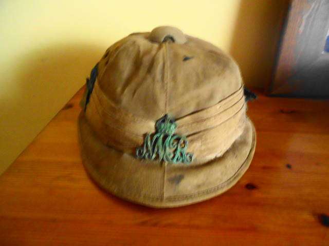 VERY OLD NATAL MOUNTED RIFLES PITH HELMET LOW START PRICE AS PER THE PHOTOGRAPHS.