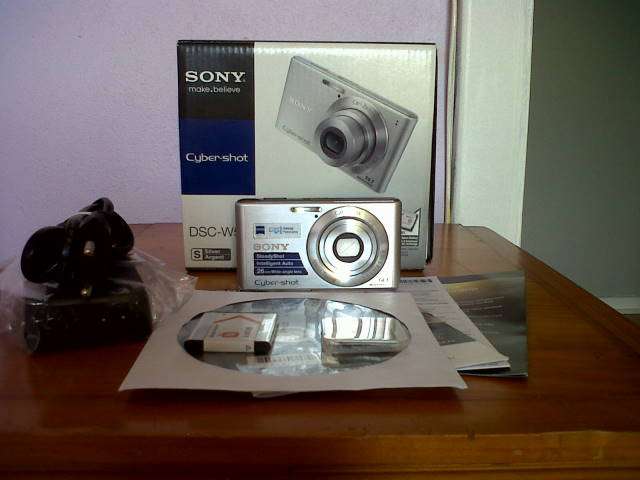 SONY CYBER-SHOT DSC-W530 14.1 MEGA PIXELS UNWANTED GIFT IN BOX