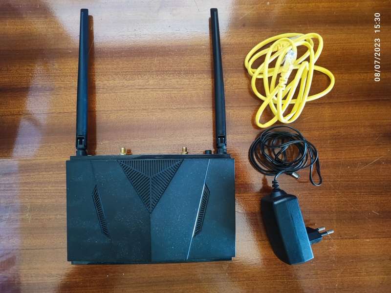 D-Link FIBRE/LTE DWR-956M Wi-Fi ac 1200 Dual Band Gigabit Router (takes sim card or fibre)