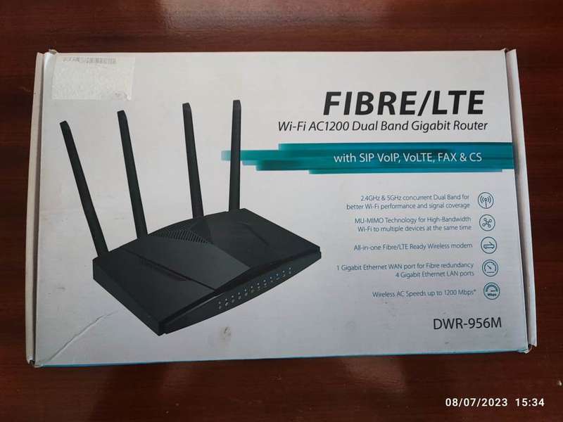 D-Link FIBRE/LTE DWR-956M Wi-Fi ac 1200 Dual Band Gigabit Router (takes sim card or fibre)
