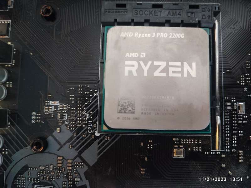 AMD Ryzen 3 2200G Pro bundle