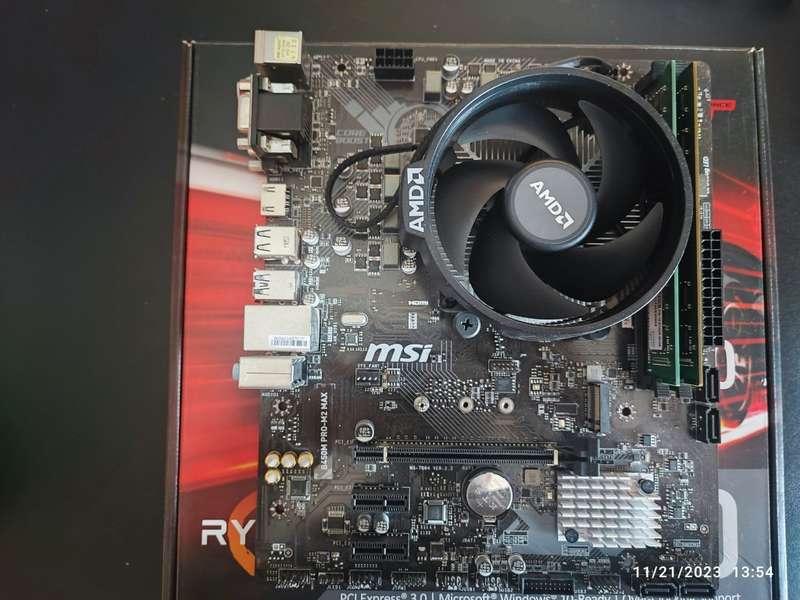 AMD Ryzen 3 2200G Pro bundle