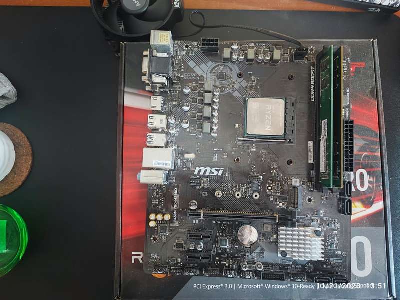 AMD Ryzen 3 2200G Pro bundle