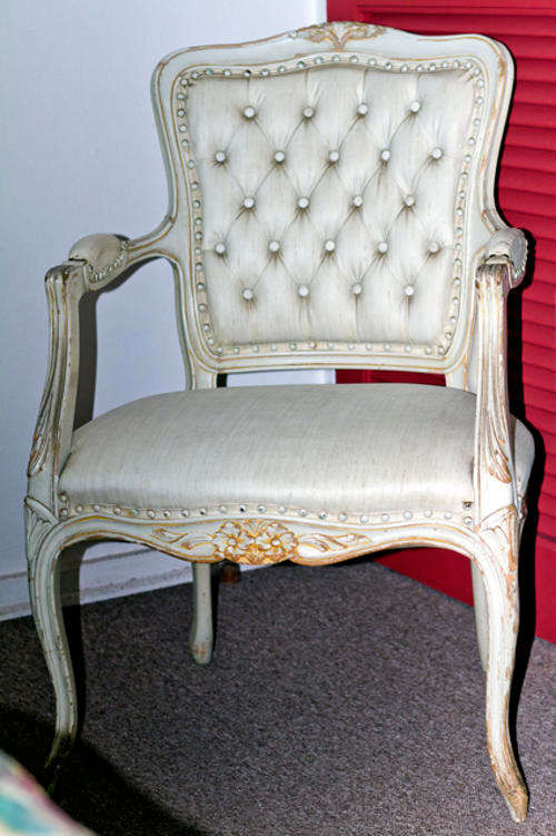 HARTMANN & KEPLER BEDROOM ARMCHAIR UPHOLSTERED IN BUTTON BACK STYLE