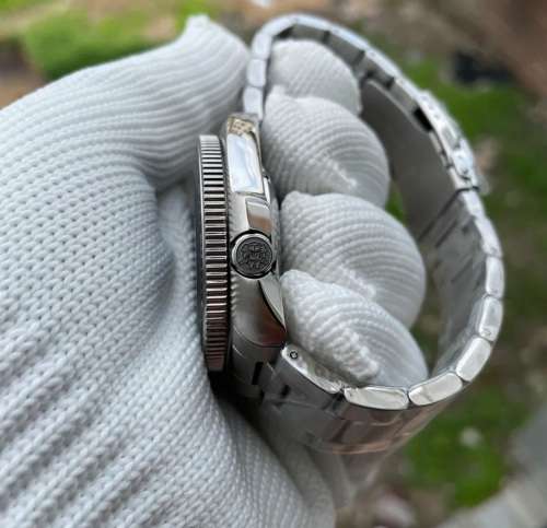 BARGAIN-STEELDIVE 6105 200M SD1970 SEIKO NH35A MVT 24 JEWELS !