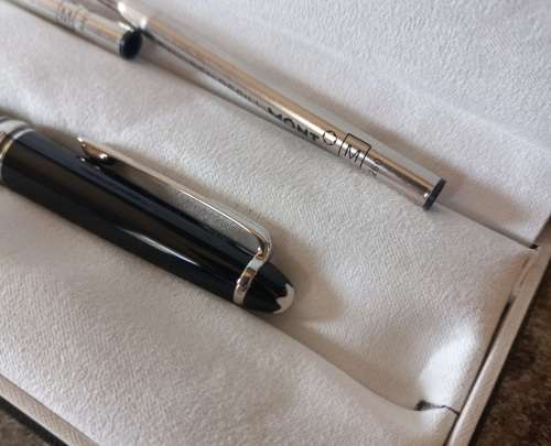 MONT BLANC MEISTERSTUK CLASSIC BLACK ROLLERBALL PEN-LATE ESTATE ITEM.