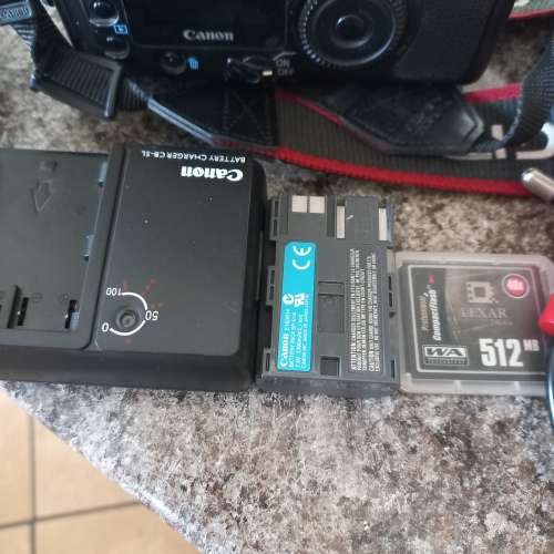 CANON EOS 20D DSLR + Extras Refer to pictures.