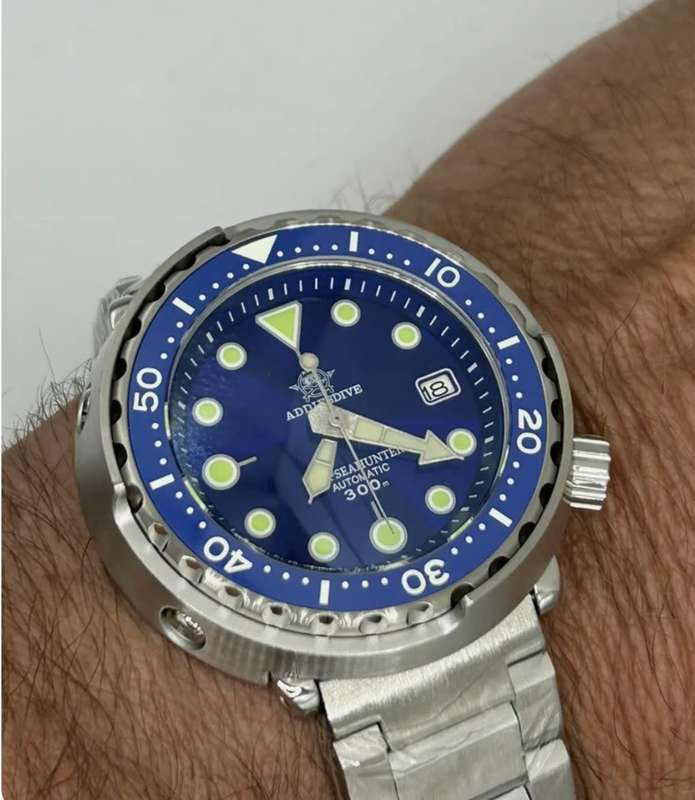 WOW!!-300M DEAPSEA HUNTER ADDIESDIVE DIVERS AUTOMATIC- NH35A MVT + ORIGINAL BOX!!