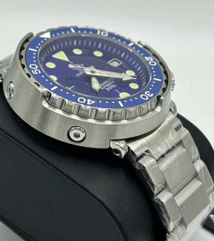 WOW!!-300M DEAPSEA HUNTER ADDIESDIVE DIVERS AUTOMATIC- NH35A MVT + ORIGINAL BOX!!