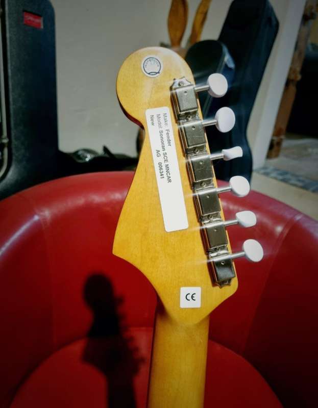 Fender Sonoran SCE Candy Apple Red Acoustic / Electric Guitar