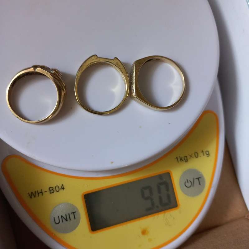 WOW!!-9.1 Grams - 3 Rings-9CT include the Silver part in the deal.