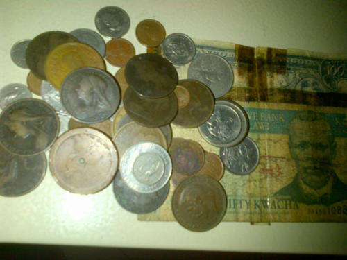 MIXED LOT OF COINS AND NOTES