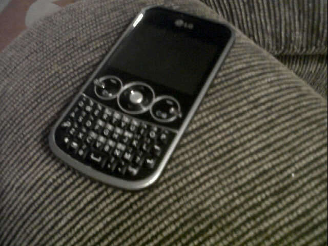 LG GW300 CELL PHONE
