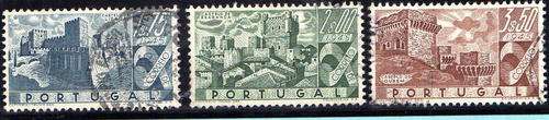 PORTUGAL 1946 CASTLES 3 STAMPS VERY FINE USED. SG 994-96. CAT 18,75 POUNDS.