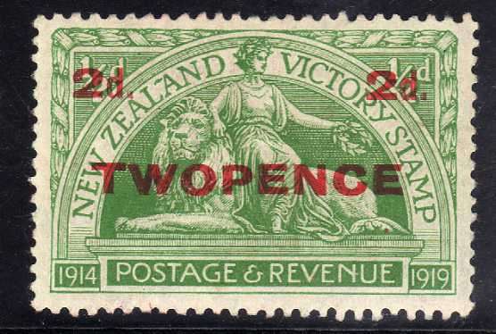 NEW ZEALAND 1922 VICTORY SURCHARGE FINE MOUNTED MINT. SG 459. CAT 4,25 POUNDS.