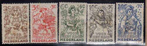 NETHERLANDS 1949 "CHILD WELFARE FUND" SET OF 5 HEAVILY MOUNTED MINT. SG 708-712. CAT 30 POUNDS.