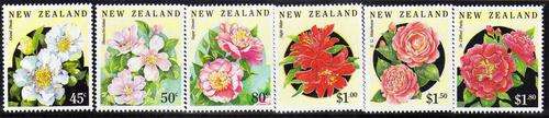 NEW ZEALAND 1992 "CAMELLIAS" SET OF 6 UMM. SG 1681-86. CAT 6,50 POUNDS.