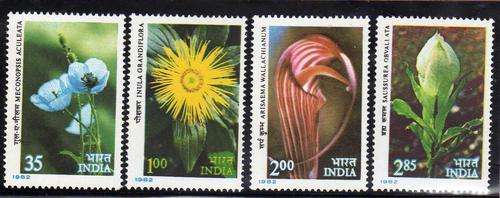 INDIA 1982 "HIMALAYAN FLOWERS" SET OF 4 UMM. SG 1043-46. CAT 7,40 POUNDS.