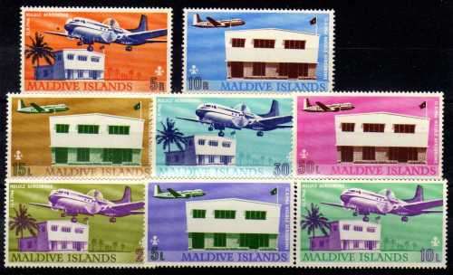 MALDIVE ISLANDS 1967 "INAUGURATION OF HULULE AIRPORT" SET OF 8 L.M.M. SG 225-232. CAT 17,80 POUNDS.