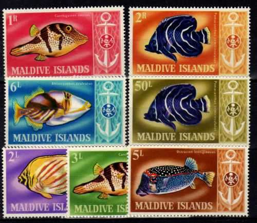 MALDIVE ISLANDS 1967"TROPICAL FISH" SET OF 7 L.M.M. SG 218-224. CAT 19 POUNDS.