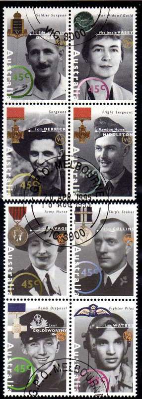 AUSTRALIA 1995 "AUSTRALIA WW II HEROES" (1ST & 2ND SERIES) 2 BLOCKS OF 4 VFU. CAT 9,40 GBP.