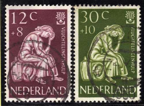 NETHERLANDS 1960 WORLD REFUGEE YEAR SET OF 2 VFU. SG 891-2. CAT 3,85 POUNDS.
