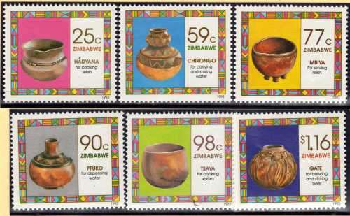 ZIMBABWE 1993 "HOUSEHOLD POTTERY" SET OF 6 UMM (**). SG 854-859. CAT 5,75 POUNDS.