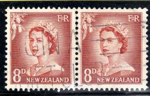 NEW ZEALAND 1955 DEFIN 8d PAIR VFU. SG 751. CAT 8,50 POUNDS.