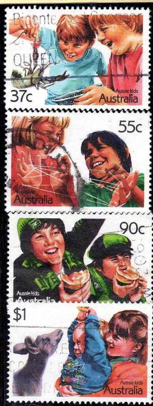 AUSTRALIA 1987 "AUSSIE KIDS" SET OF 4 VFU. SG 1086-89. CAT 4,90 POUNDS.
