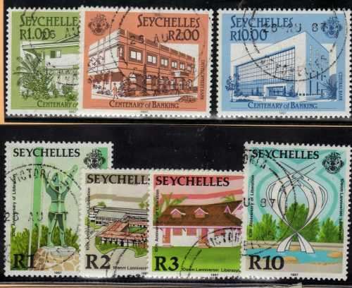 SEYCHELLES 1987 2 SETS VFU "10TH ANNIV LIBERATION" & "CENT OF BANKING". SG 667-673. CAT 7,25 POUNDS.
