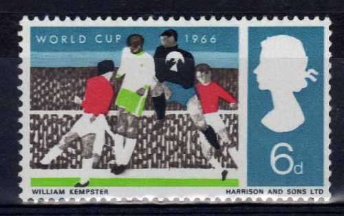 GREAT BRITAIN 1966 `FOOTBALL WORLD CUP` 6d UMM WITH VAR LARGE SHIFT OF BLACK. SG 694v.