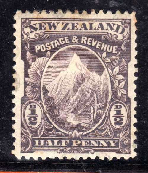 NEW ZEALAND 1898 DEFIN 1/2d PURPLE-BROWN. SG 246 MOUNTED MINT. CAT 8,50 POUNDS.