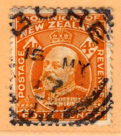 NEW ZEALAND 1909 DEFIN 4d YELLOW PERF 14 x 14,5 FINE USED. SG 390a. CAT 9,50 POUNDS.