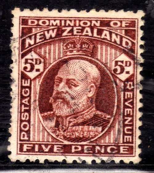 NEW ZEALAND 1909 DEFIN 5d BROWN PERF 14 x 14,5 VERY FINE USED. SG 391. CAT 5 POUNDS.