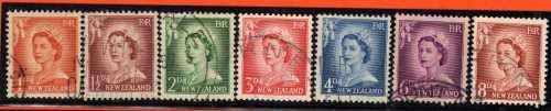 NEW ZEALAND 1955-59 DEFIN SET OF 7 VERY FINE USED. SG 745-751. CAT 5,50 POUNDS.