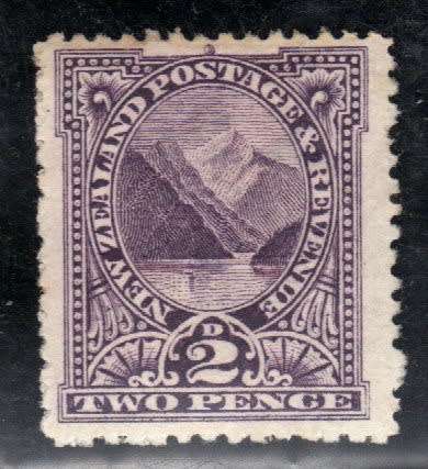 NEW ZEALAND 1900 DEFIN 2d PURPLE MOUNTED MINT. SG 319. CAT 5,50 POUNDS.