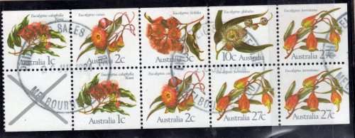 AUSTRALIA 1982 "EUCALYPTUS FLOWERS" SET OF 5 IN BOOKLET PANE OF 9 V.F.U. SG 870-874. CAT 6,60 GBP.