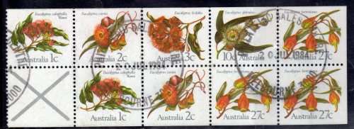 AUSTRALIA 1982 "EUCALYPTUS FLOWERS" SET OF 5 IN BOOKLET PANE OF 9 V.F.U. SG 870-874. CAT 6,60 GBP.