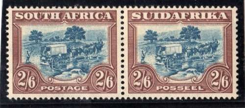SOUTH AFRICA 1930-45 ROTO 2/6d BLUE & BROWN LMM HORZ PAIR. SACC 50a. SG 49b. CAT 26 POUNDS.