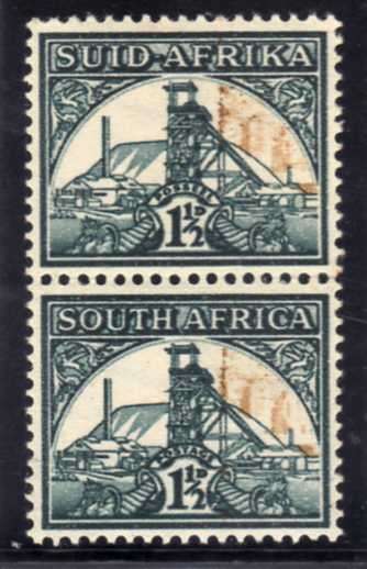 SOUTH AFRICA 1941 1,5d MM VERT PAIR WITH BUFF PRINTING PARTIALLY OMITTED. SACC 86ab.