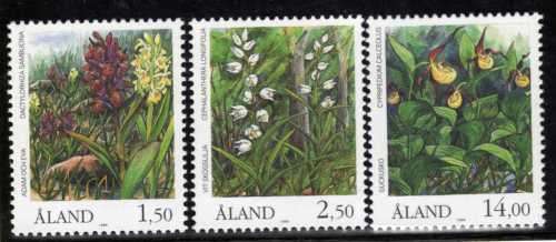 ALAND 1989 "ORCHIDS" SET OF 3 UMM. SG 36-38. CAT 17,25 POUNDS.