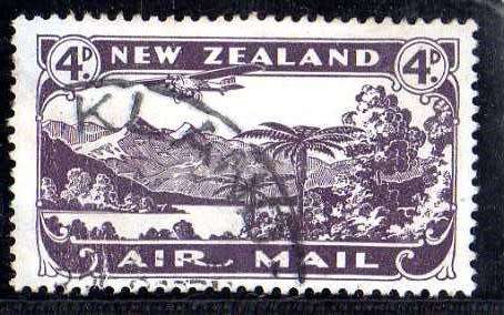 NEW ZEALAND 1931 AIR  4d FINE USED BUT THINNED TOP LEFT CORNER. SG 549. CAT 22 POUNDS. (2018)