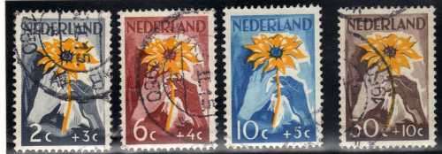 NETHERLANDS 1949 RED CROSS & INDONESIAN RELIEF FUND SET OF 4 VFU. SG 702-705. CAT 6,40 GBP. (2013)
