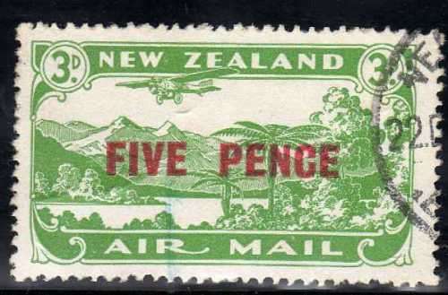 NEW ZEALAND 1931 AIR SURCHARGE 5d ON 3d VERY FINE USED. SG 551. CAT 10 POUNDS.