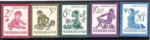 NETHERLANDS 1950 CHILD WELFARE FUND SET OF 5 MM. SG 727-31 Mi 565-9. CAT 32 EUROS (2013/14)