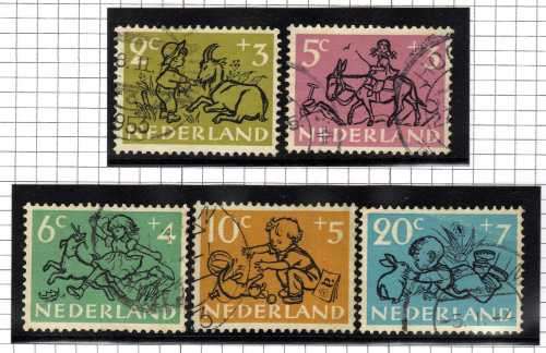 NETHERLANDS 1952 CHILD WELFARE SET OF 5 VFU. SG 758-62. Mi 601-5. CAT 11 EUROS (2013/14)
